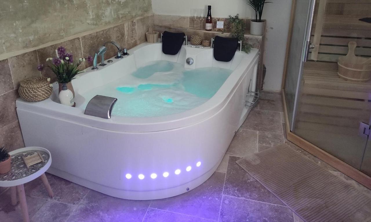 Les Roches-l'Eveque Detente Au Bord Du Loir - Spa Sauna - Gite 3 מראה חיצוני תמונה